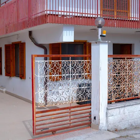 Casa Lanzara *